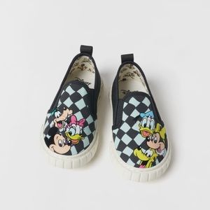 NWT Zara Size 5.5 infant Mickey Minnie Disney Donald goofy Daisy slip on sneaker